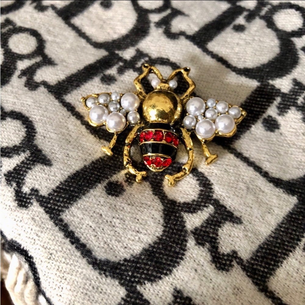 🎉New Fashion Pearl Bee Gold Bronze Color Brooch Pin - Picture 6 of 11